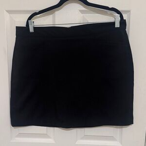 PGA Tour Women's Black Golf Skort